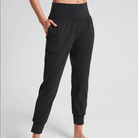 Athleta Pants & Jumpsuits Nwt Athleta Salutation Cruise Jogger In